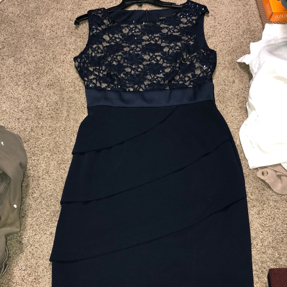 Dress - Picture 5 of 8